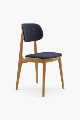 Čalúnená jedálenská stolička Vard z masívneho dubu – antracitová látka